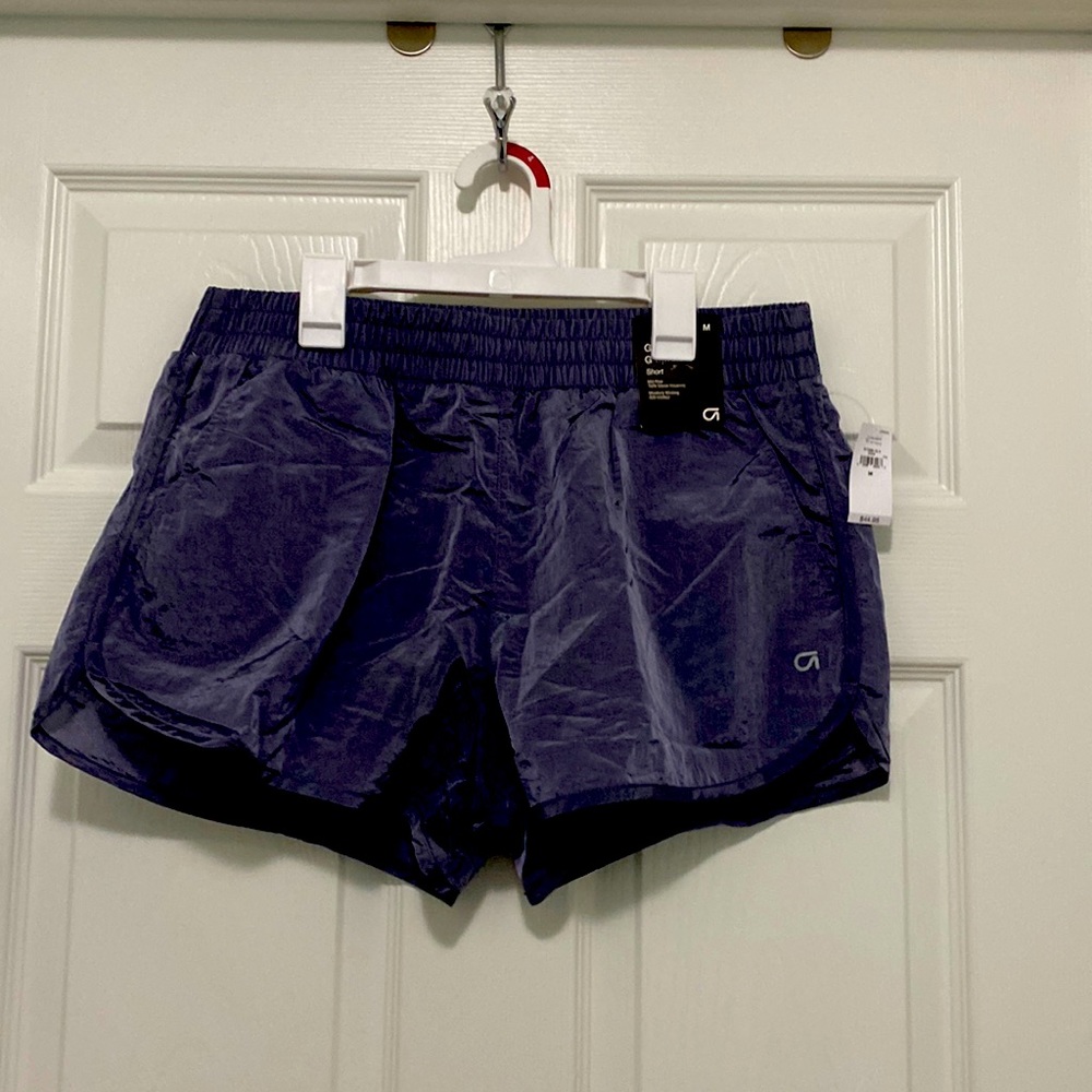 BNWT Gap Fit G Sprint Mid Rise Moistire Wicking